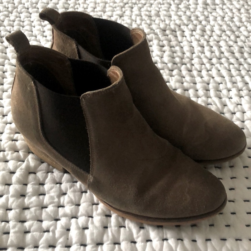 Firth taupe suede Chelsea boots (low heel)